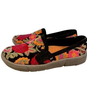 BareTrap Beech Floral Bonaire Embroidered Slip On Shoes Black WOMENS Size 6.5 M